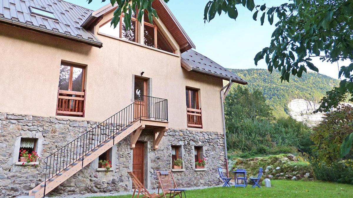 Le Chat Perche - Appartements 3 Etoiles Spacieux Et Chaleureux A Allemond Экстерьер фото